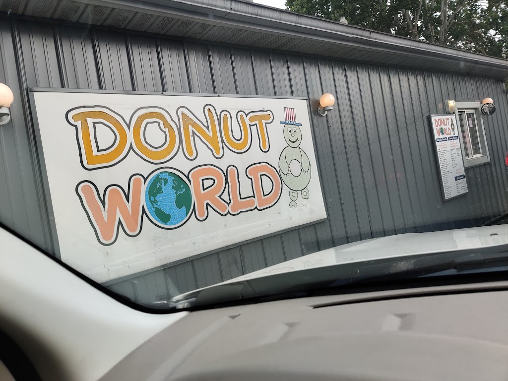 Donut World | 601 N Broad St, Lancaster, OH 43130, USA | Phone: (740) 653-4888