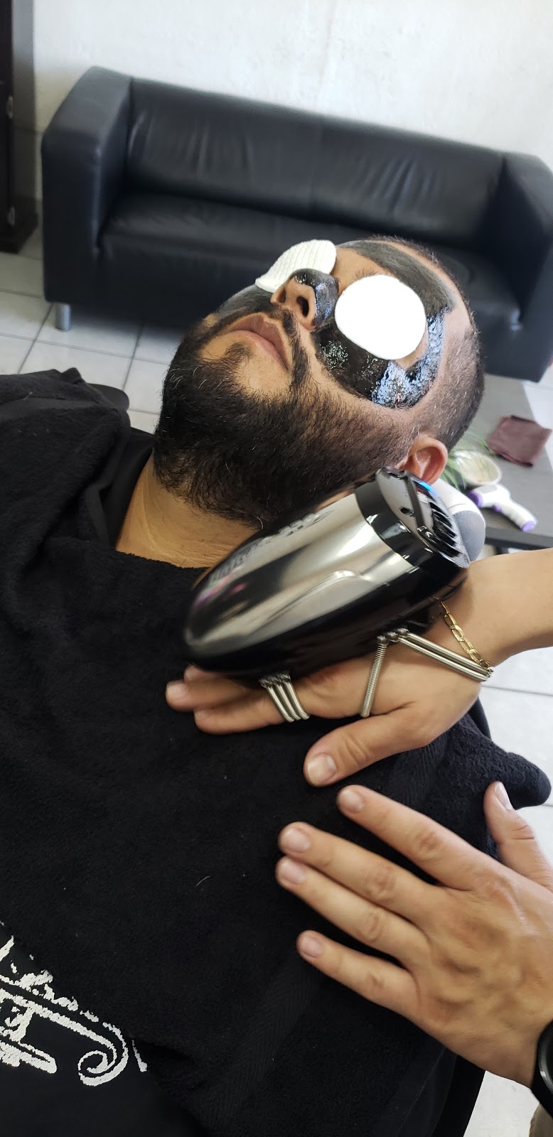 Supreme cuts barbershop | Av. Ignacio Allende, C. Azcona 6759, Azcona, Independencia, 22055 Tijuana, B.C., Mexico | Phone: 664 866 3677