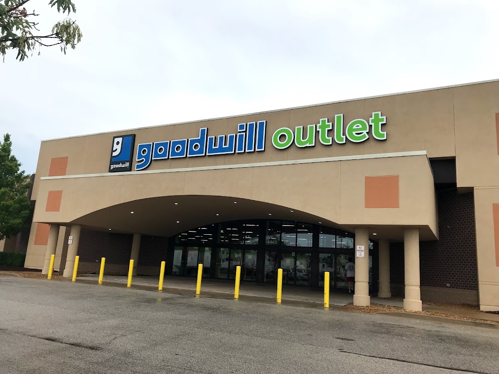 Goodwill Outlet Center Bridgeton | 5665 St Louis Mls Cir, Bridgeton, MO 63044, USA | Phone: (314) 801-8251