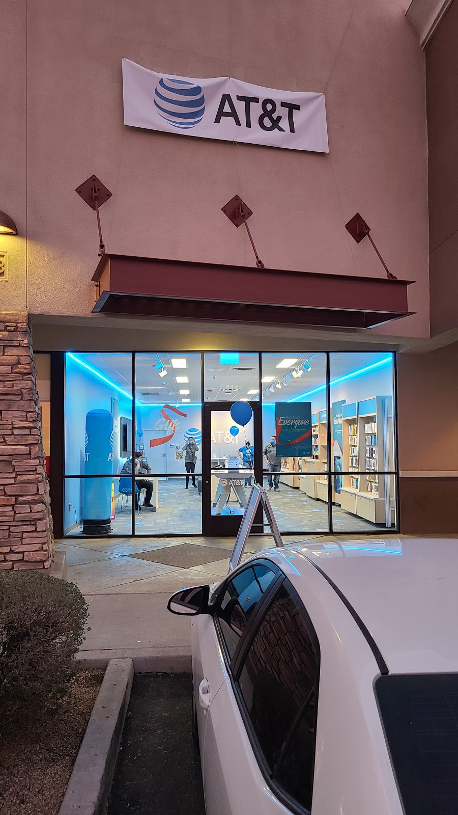 AT&T Store | 20800 N John Wayne Pkwy Suite 111, Maricopa, AZ 85139, USA | Phone: (520) 848-4440