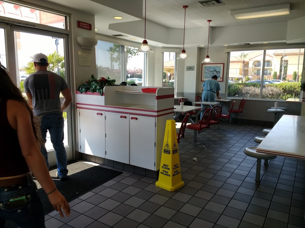 In-N-Out Burger | 1490 E Yosemite Ave, Manteca, CA 95336 | Phone: (800) 786-1000