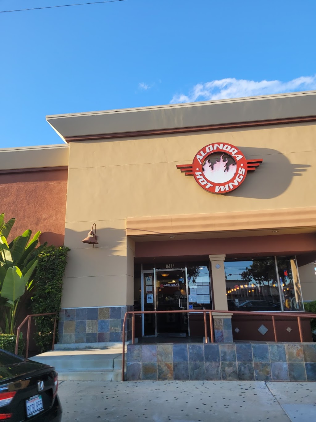 Alondras is Now AWSOM Wings Pizza & Burgers | 8411 Alondra Blvd, Paramount, CA 90723, USA | Phone: (562) 531-4200