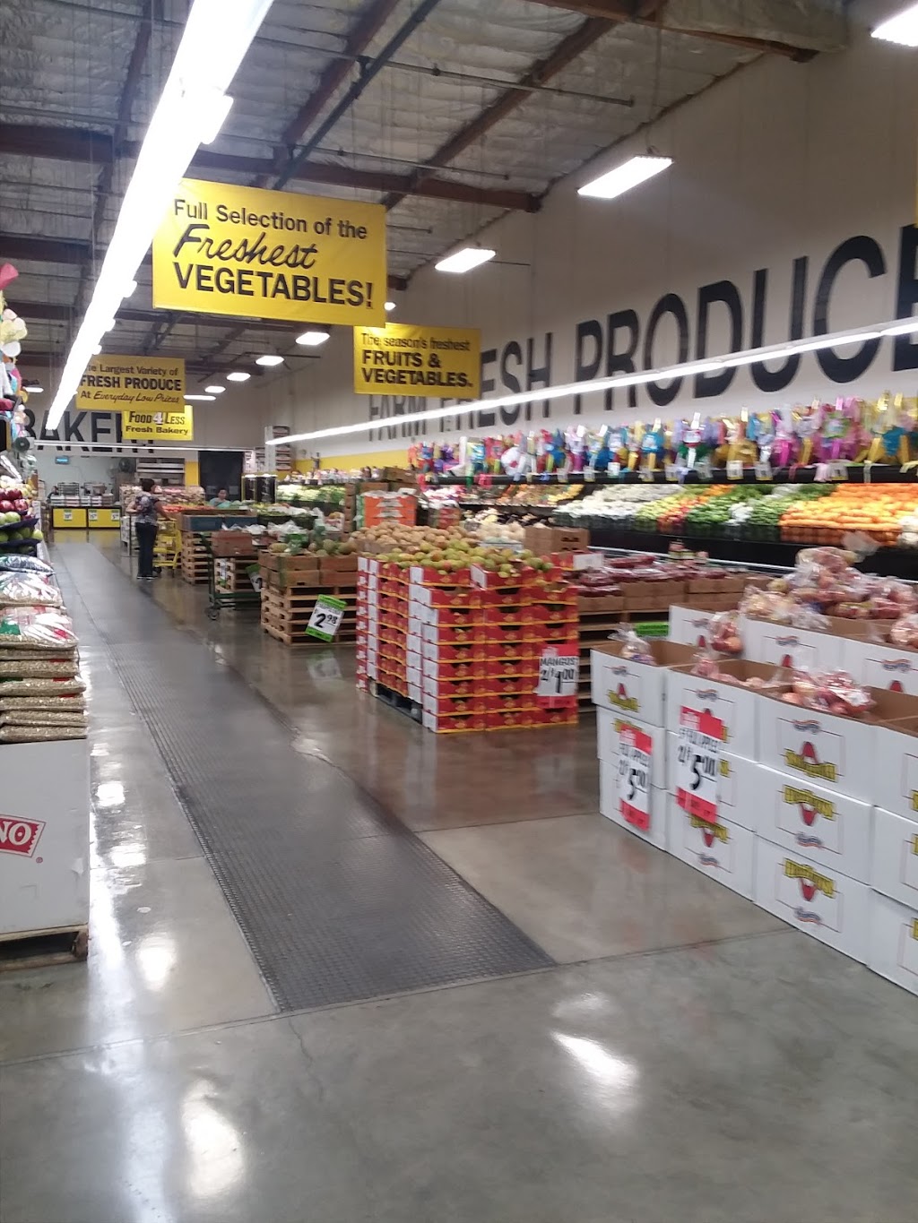 Food 4 Less | 2360 W Cleveland Ave, Madera, CA 93637, USA | Phone: (559) 661-6190