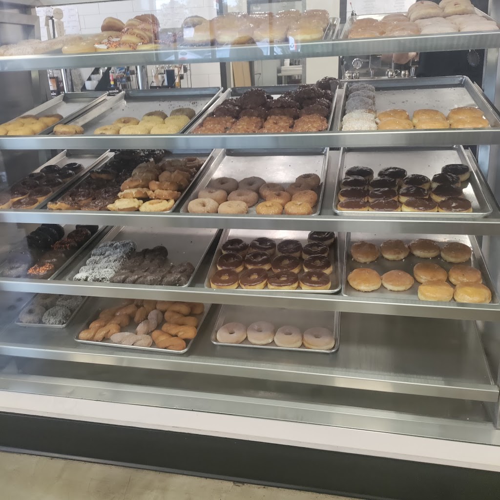 Top Donut | 1895 Lakeview Ave, Dracut, MA 01826, USA | Phone: (978) 455-2875