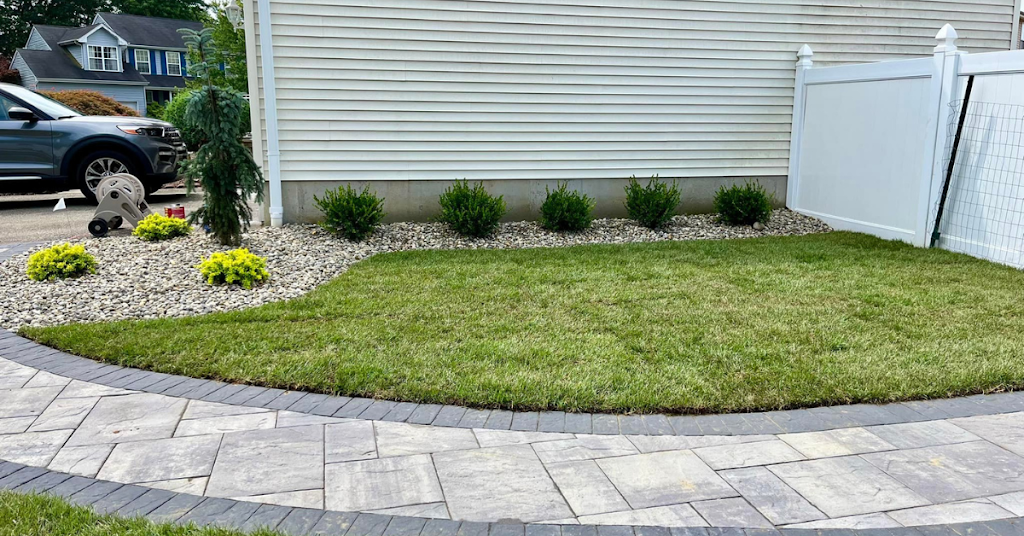 Custom Landscaping and Lawncare | 1900 Englishtown Rd, Monroe Township, NJ 08831, United States | Phone: (732) 238-8330