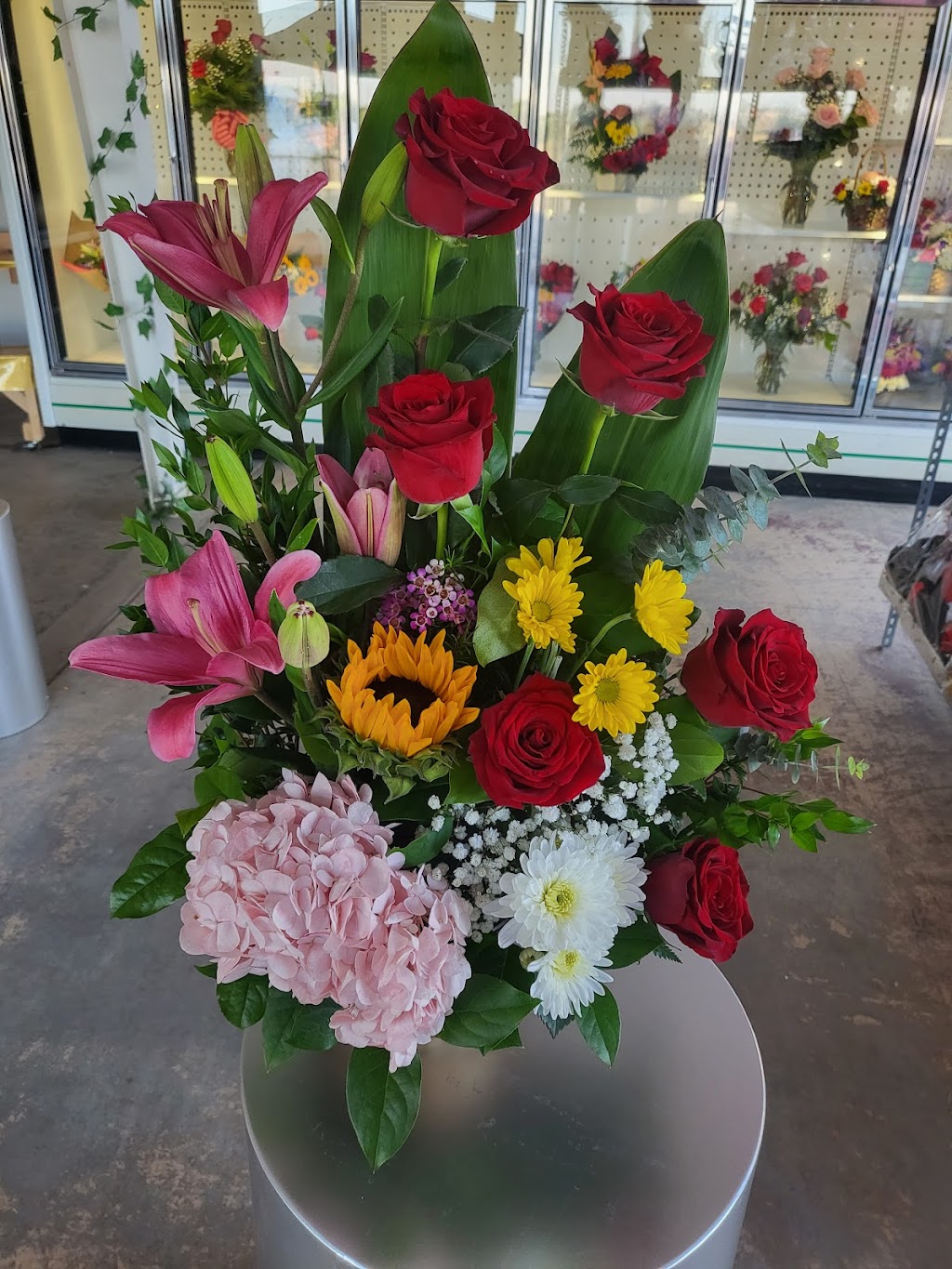 The Corner Flowershop | 1018 W Teapot Dome Ave Suite F, Porterville, CA 93257, USA | Phone: (559) 782-6342