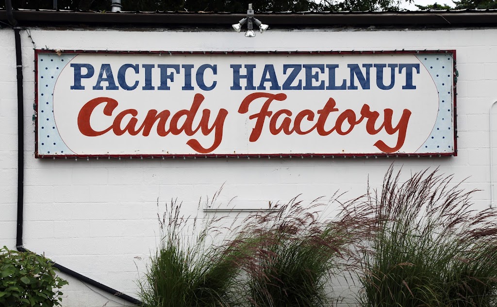 Pacific Hazelnut Farms & Candy Factory | 14673 Ottaway Rd NE, Aurora, OR 97002, USA | Phone: (503) 678-2755