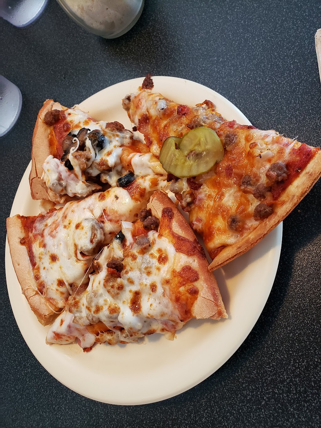 Godfathers Pizza | 9004 NW Skyview Ave, Kansas City, MO 64154, USA | Phone: (816) 905-1000