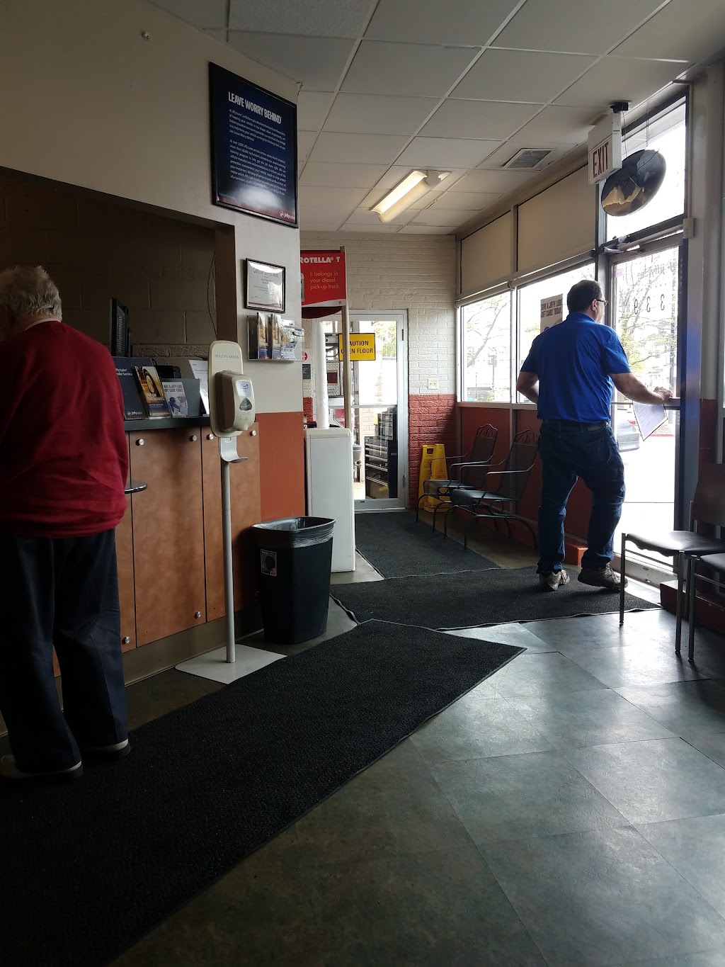 Jiffy Lube | 339 N York St, Elmhurst, IL 60126, USA | Phone: (630) 833-5823