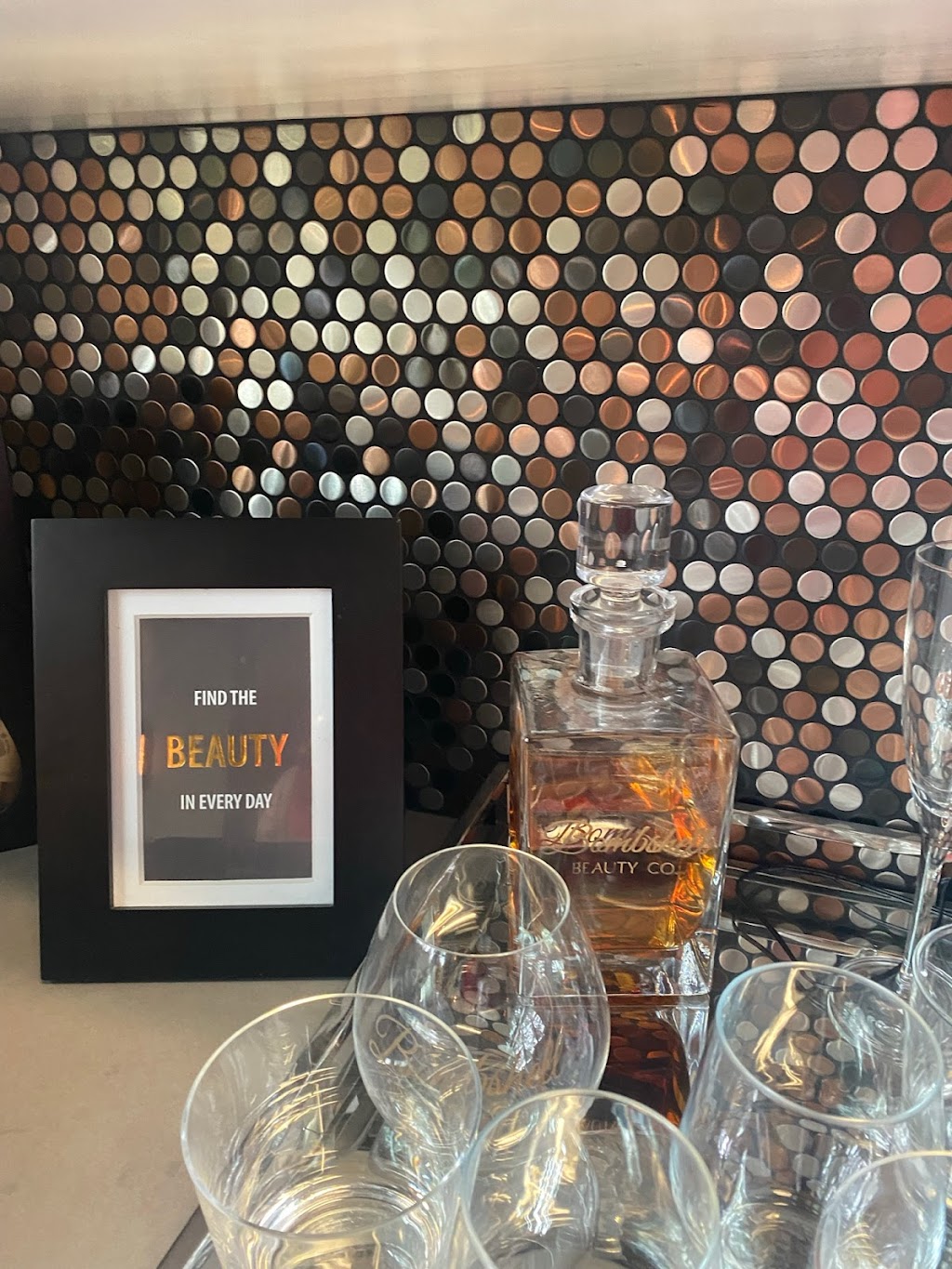 Bombshell Beauty Co | 2220 Lakeway Blvd #110, Austin, TX 78734, USA | Phone: (512) 619-4373