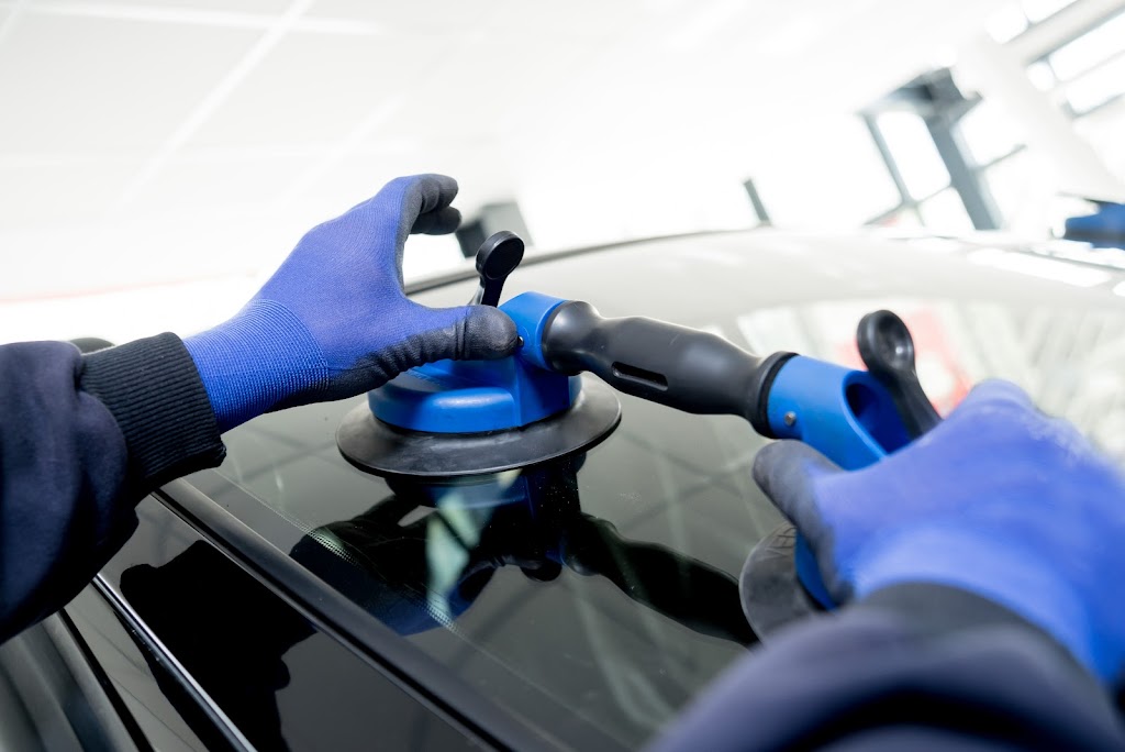 Platinum Mobile Auto Glass | 5927 Priestly Dr Suite 231, Carlsbad, CA 92008, USA | Phone: (760) 536-5269