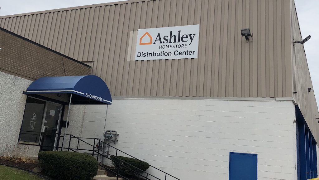 Ashley HomeStore Distribution Center | 11101 Metro Airport Center Dr, Romulus, MI 48174, USA | Phone: (417) 447-0157