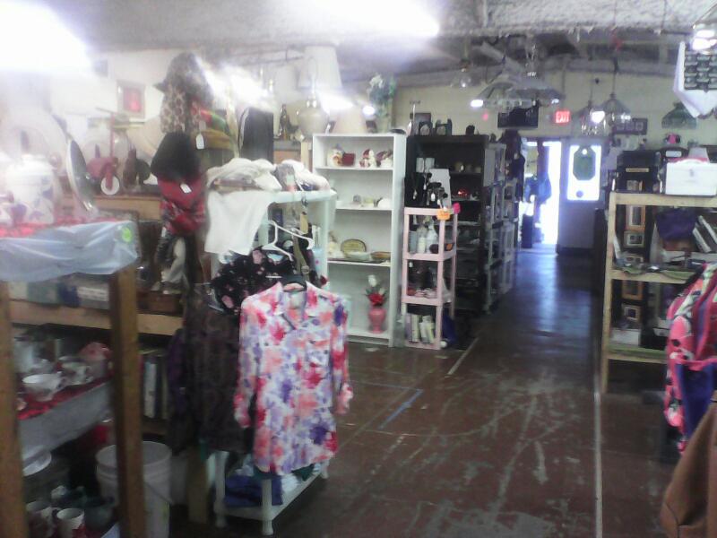 Shabby Shack Flea Market | 1127 36th Ave E, Ellenton, FL 34222, USA | Phone: (941) 580-9131