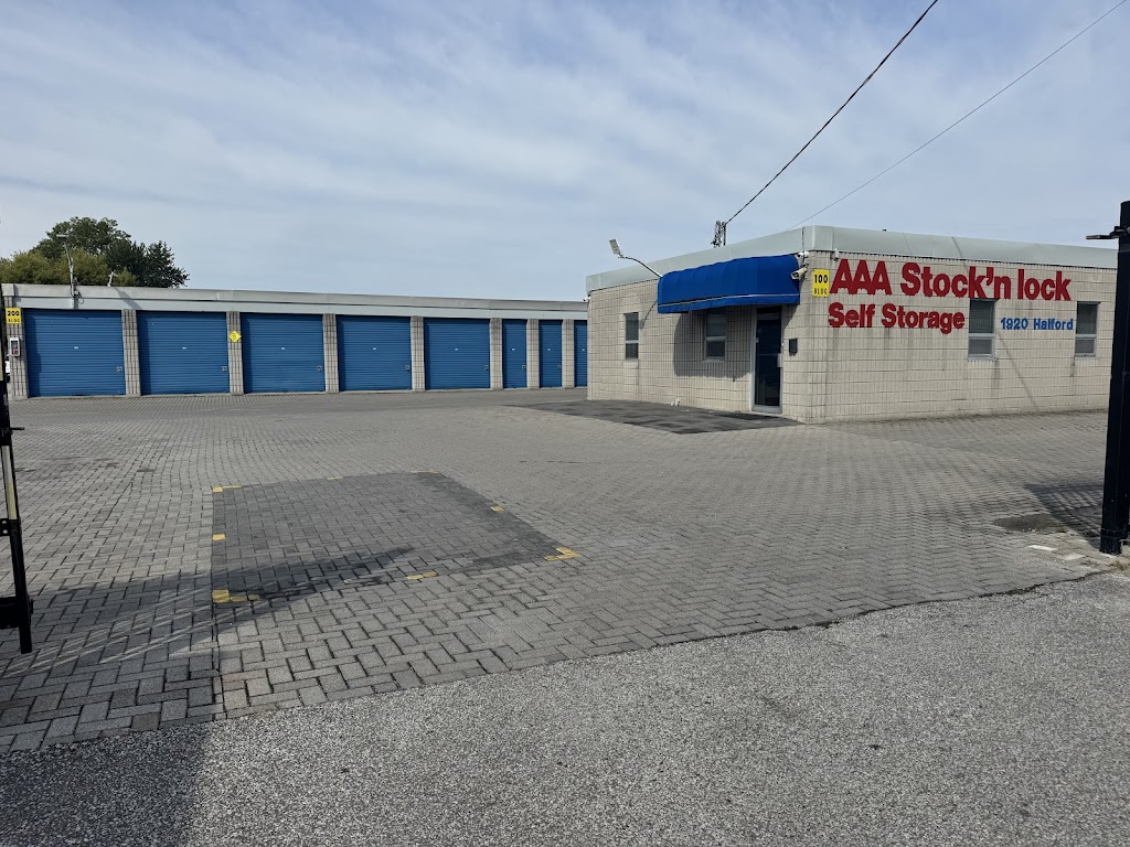AAA Stock n Lock Self Storage Windsor | 1920 Halford Dr, Windsor, ON N9G 0B8, Canada | Phone: (519) 737-6812