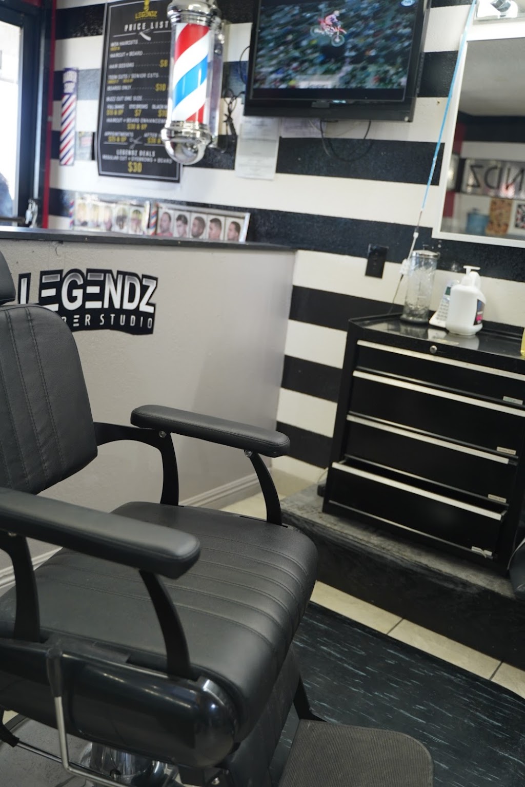 Legendz Barberstudio | 4600, 14423 Main St #3, Hesperia, CA 92345, USA | Phone: (760) 949-2340