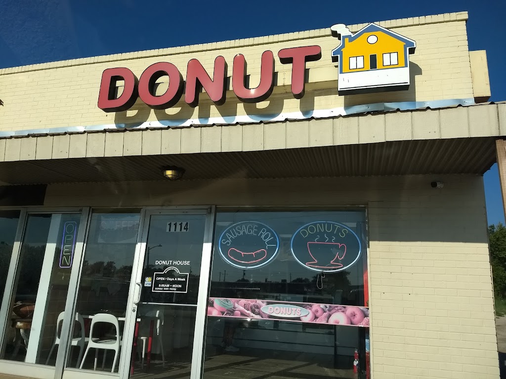 Donut House | 1114 Fort Worth Dr, Denton, TX 76205, USA | Phone: (940) 382-0273