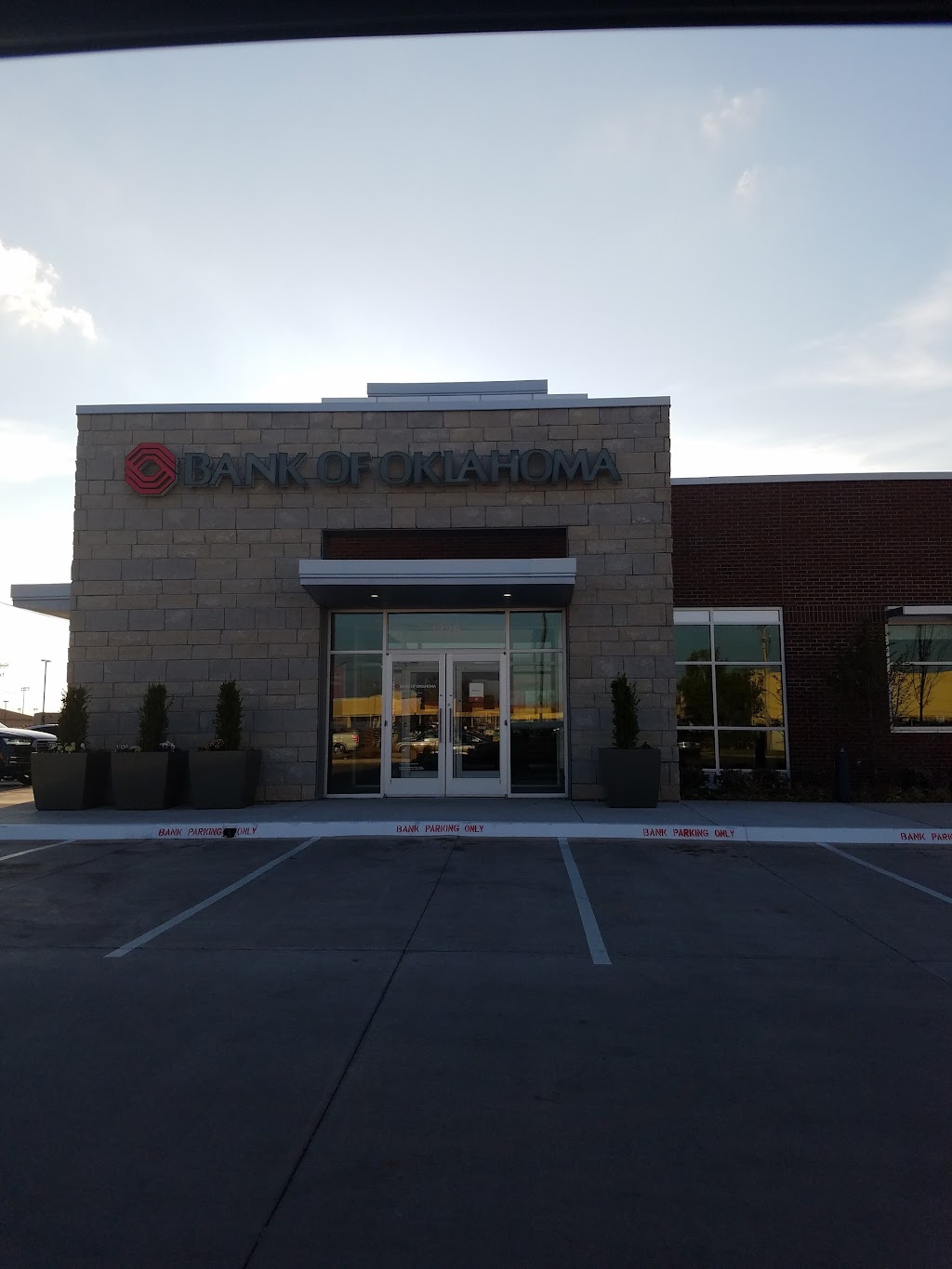 Bank of Oklahoma | 1325 N Kelly Ave, Edmond, OK 73003, USA | Phone: (405) 272-2044