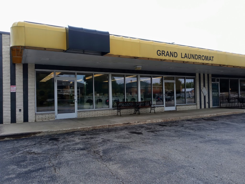 Grand Laundromat | 748 Grand Ave, Hartford, WI 53027, USA | Phone: (414) 305-0189