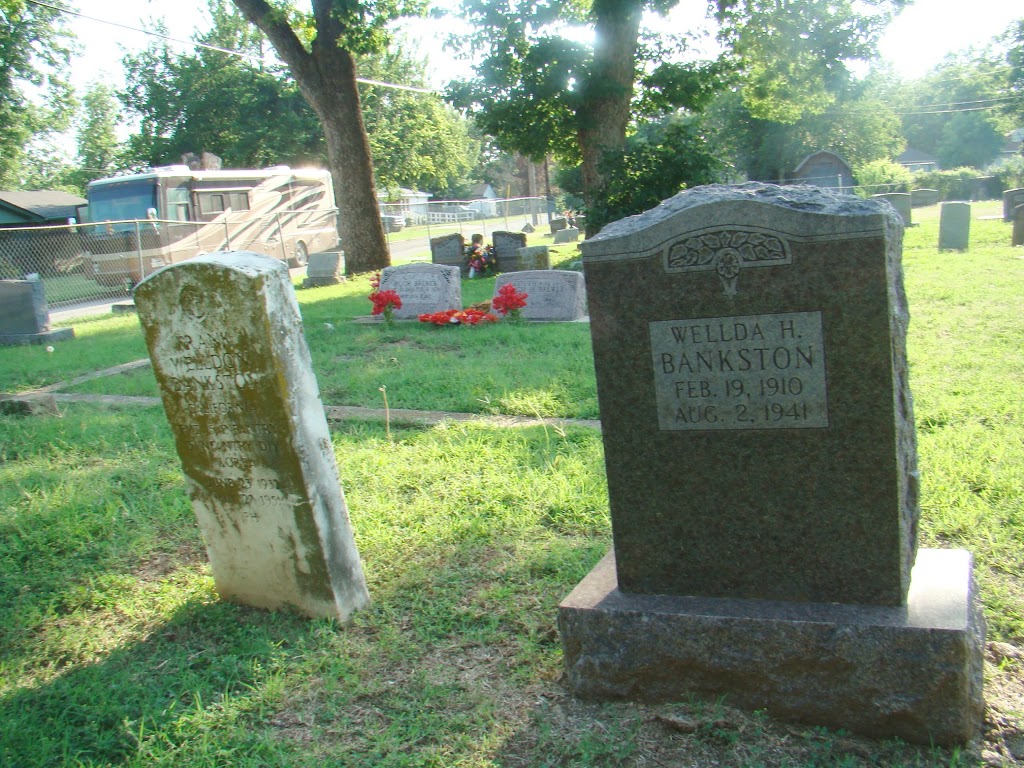 Clinton Oak Redfork Cemetery | 4200 S 24th W Ave, Tulsa, OK 74107, USA | Phone: (918) 591-4325