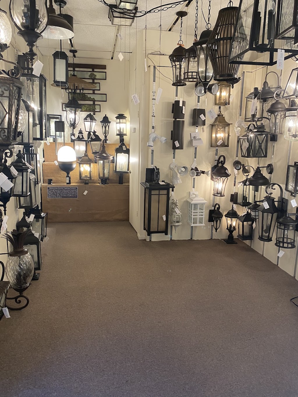 Bee Ridge Lighting | 3909 Bee Ridge Rd, Sarasota, FL 34233, USA | Phone: (941) 922-2626