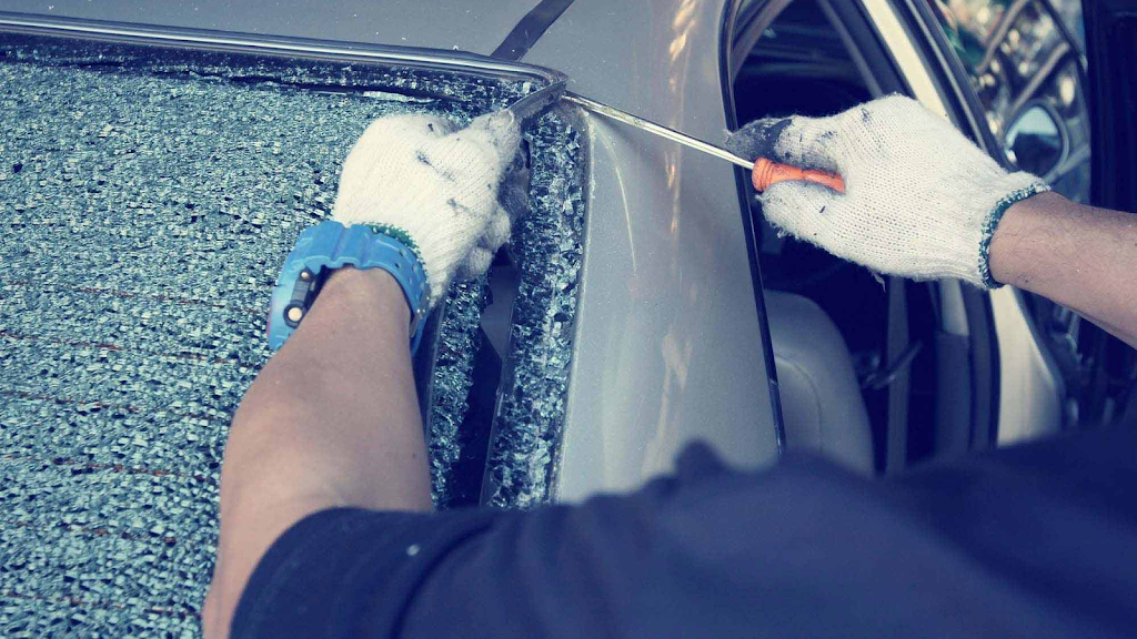 Action Auto Glass | 4236 S Broadway, Englewood, CO 80113, USA | Phone: (303) 933-9023