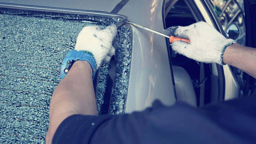 Action Auto Glass | 4236 S Broadway, Englewood, CO 80113 | Phone: (303) 933-9023