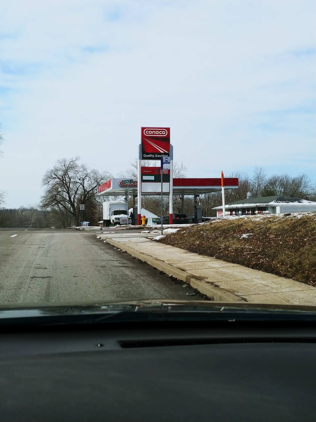 Conoco | 2401 Chambers Rd, Jennings, MO 63136, USA | Phone: (314) 868-4133