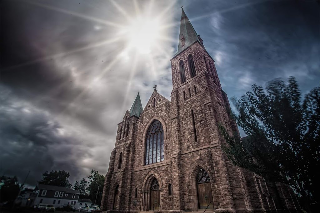 Holy Trinity Roman Catholic Church | 211 Eagle St, Medina, NY 14103, USA | Phone: (585) 798-0112