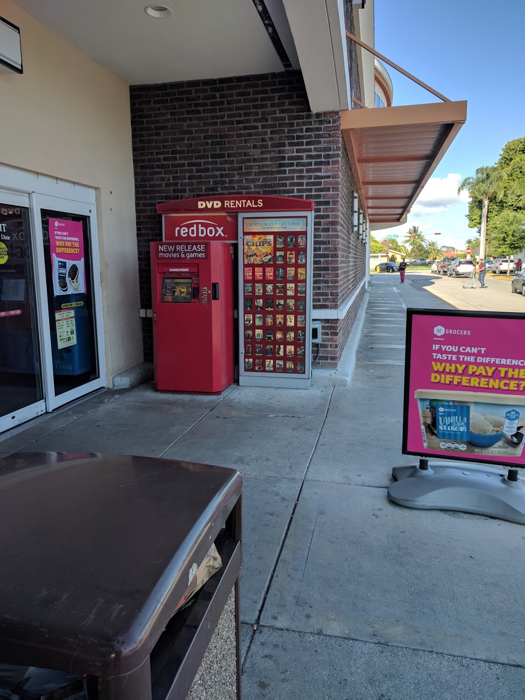 Redbox | 11241 SW 40th St, Miami, FL 33165, USA | Phone: (866) 733-2693