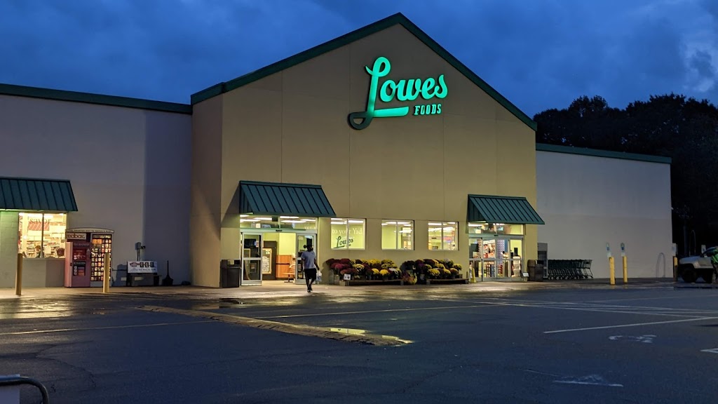 Lowes Foods of Yadkinville | 948 S State St, Yadkinville, NC 27055, USA | Phone: (336) 679-2677