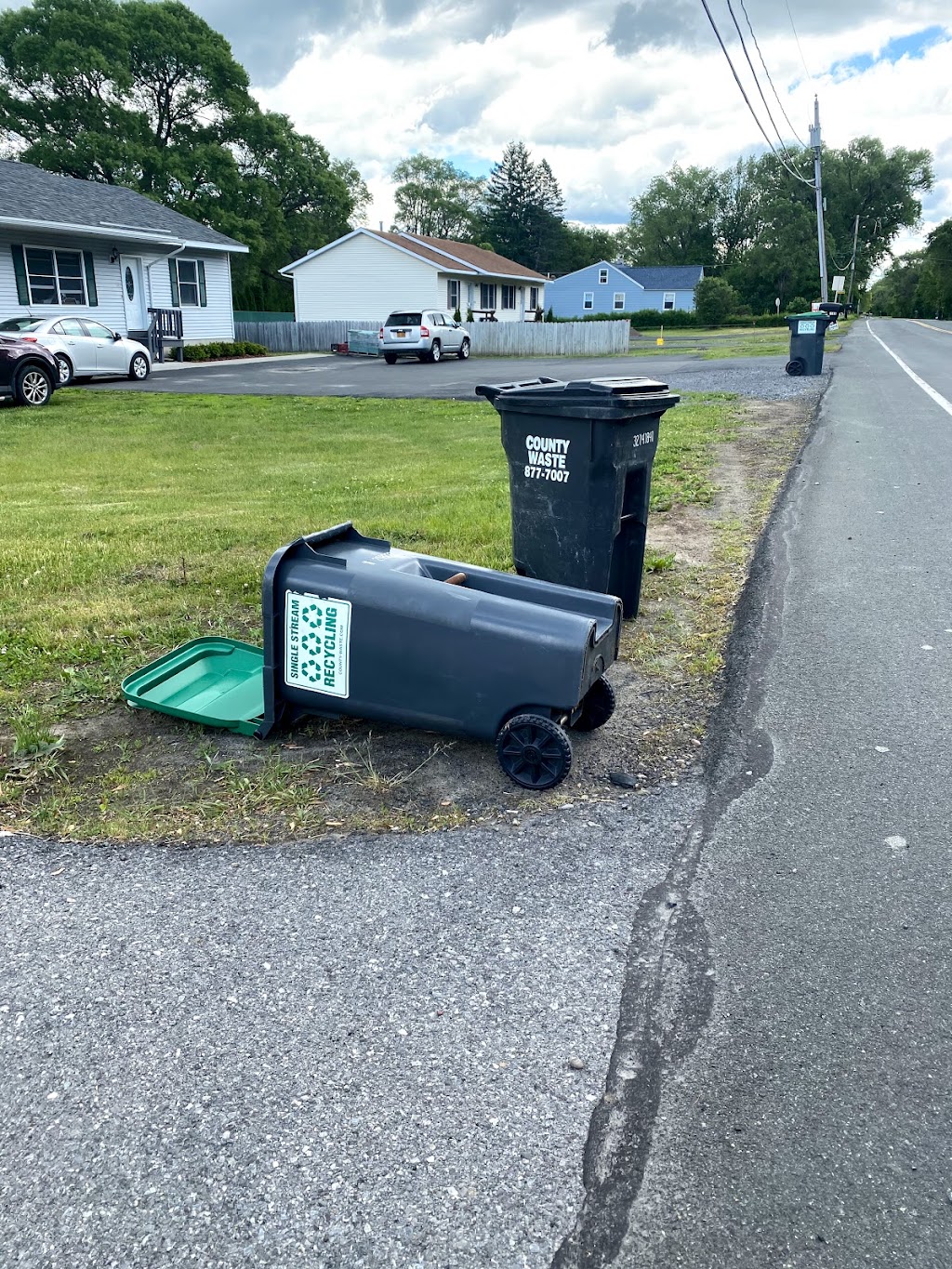 COUNTY WASTE - CLIFTON PARK | 1927 US-9, Clifton Park, NY 12065, USA | Phone: (518) 877-7007