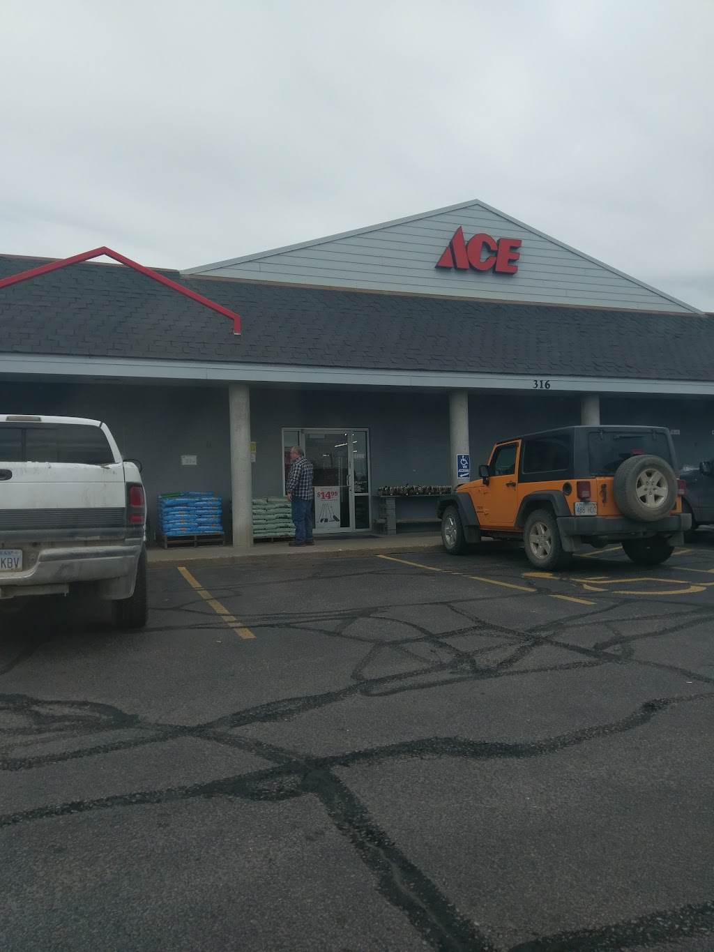 Augusta Ace Home Center | 316 7th St, Augusta, KS 67010, USA | Phone: (316) 775-6361