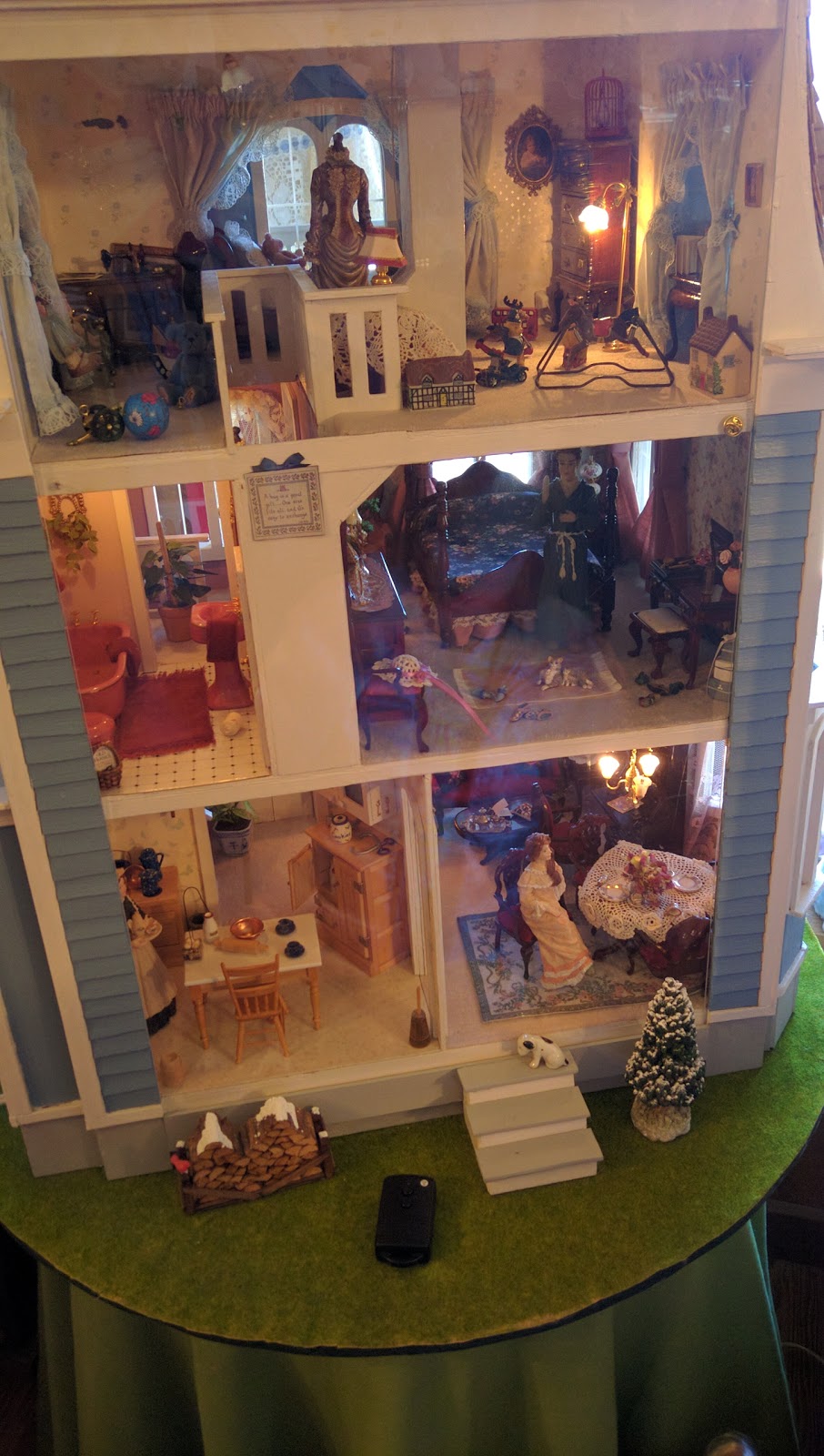 Granbury Doll House | 421 E Bridge St, Granbury, TX 76048, USA | Phone: (817) 894-5194