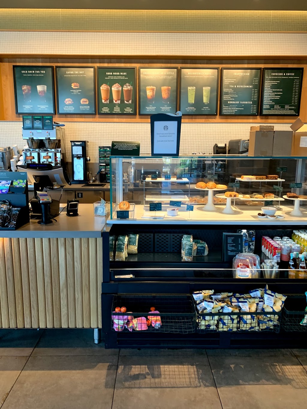 Starbucks | 1114 Hazeltine Blvd, Chaska, MN 55318, USA | Phone: (952) 368-0094