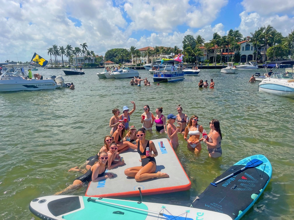 Boat Bachelorette Party Fort Lauderdale | 200 S Birch Rd APT 306, Fort Lauderdale, FL 33316, USA | Phone: (850) 960-1234