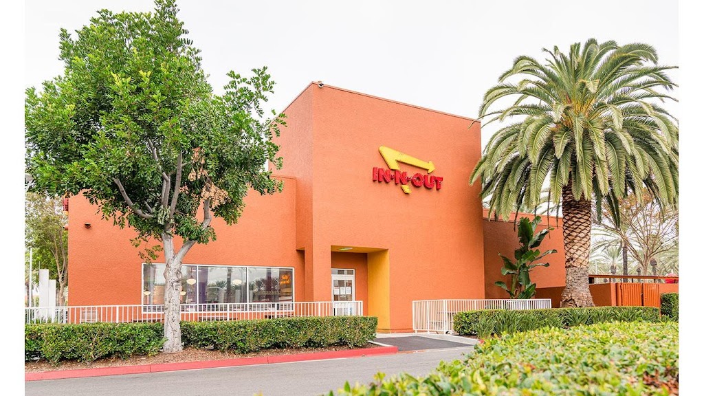 In-N-Out Burger | 3020 El Camino Real, Tustin, CA 92782, USA | Phone: (800) 786-1000