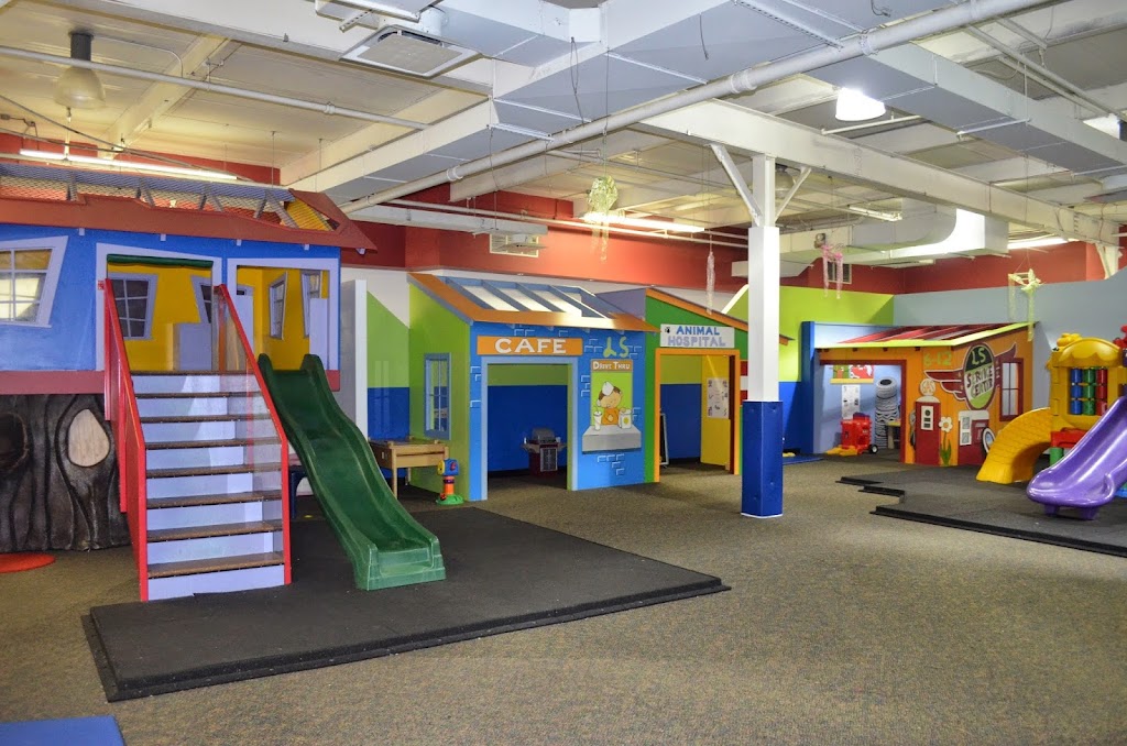 Little Sponges Daycare LLC | 1000 Shames Dr, Westbury, NY 11590, USA | Phone: (516) 385-3003