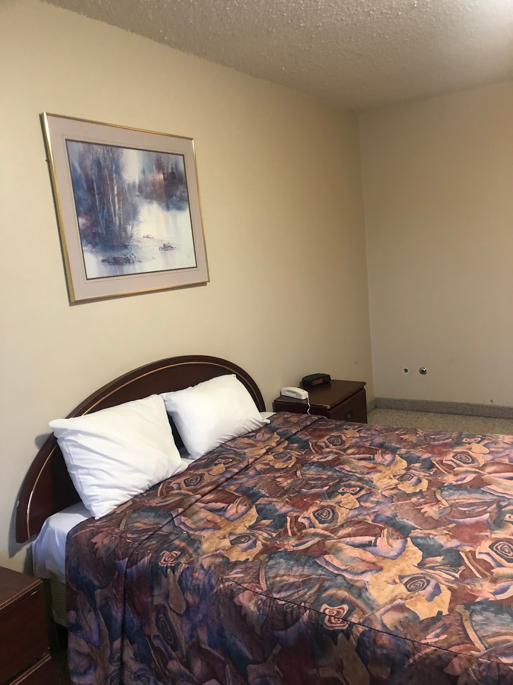 Tropicana Inn Motel | 8674 Lundys Ln, Niagara Falls, ON L2H 1H4, Canada | Phone: (905) 374-1811