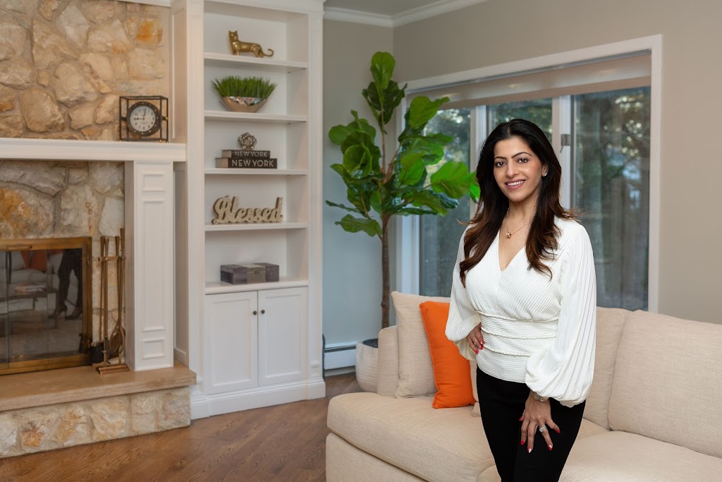 Tamanna Jaggi, Realtor at Douglas Elliman Real Estate | 277 Jericho Turnpike, Syosset, NY 11791, USA | Phone: (516) 468-8294