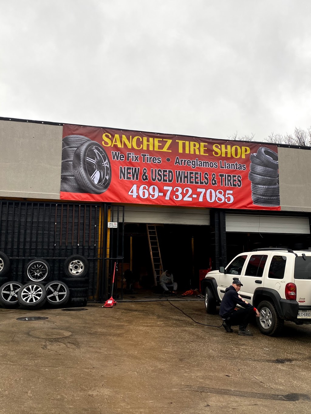 Sanchez tires shop | 1015 W Ledbetter Dr, Dallas, TX 75224, USA | Phone: (469) 732-7085