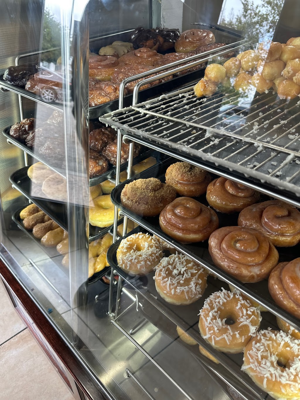 Yum Yum Donuts | 9886 Central Ave, Montclair, CA 91763, USA | Phone: (909) 621-4749