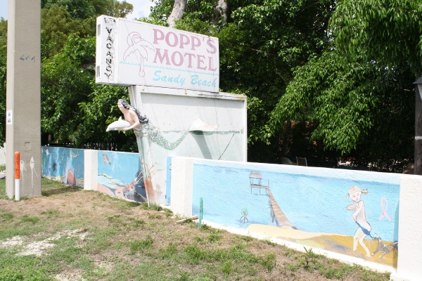 Popps Motel | 95500 Overseas Hwy, Key Largo, FL 33037, USA | Phone: (305) 852-5201