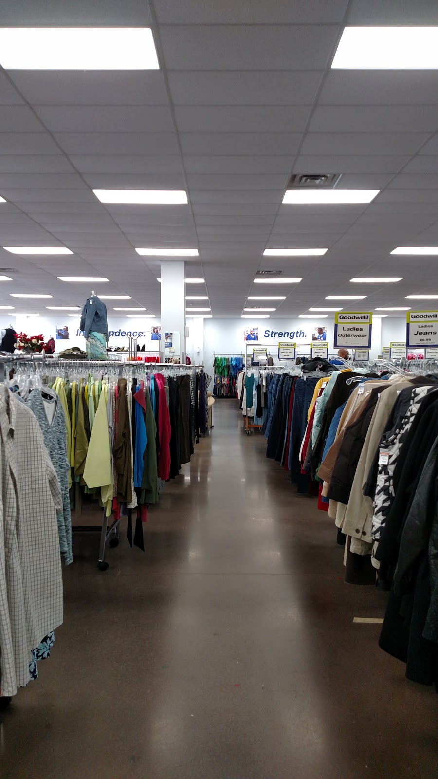 Goodwill Woodlake Retail Store | 14740 Hull Street Rd, Chesterfield, VA 23832, USA | Phone: (804) 318-4632