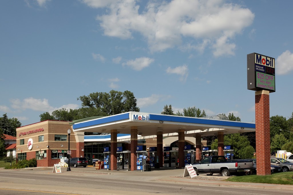 Bobby & Steves Auto World | 3701 Central Ave NE, Columbia Heights, MN 55421, USA | Phone: (763) 788-1113