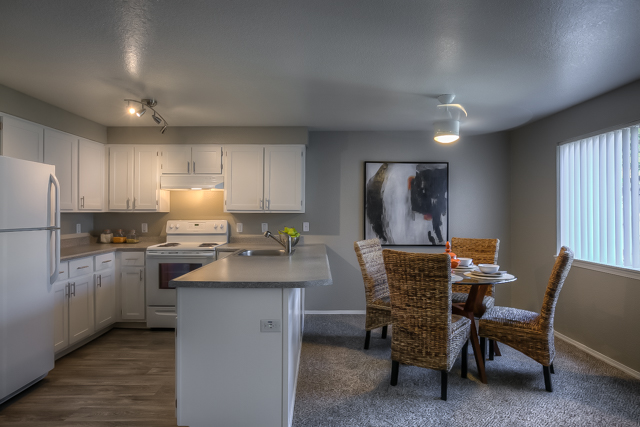 Fieldstone Apartments | 20650 NE Halsey St, Fairview, OR 97024, USA | Phone: (833) 772-6215