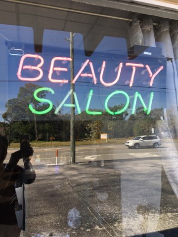 The Parlor Salon | 149 1/2 N Tamiami Trail, Osprey, FL 34229, USA | Phone: (941) 923-9801