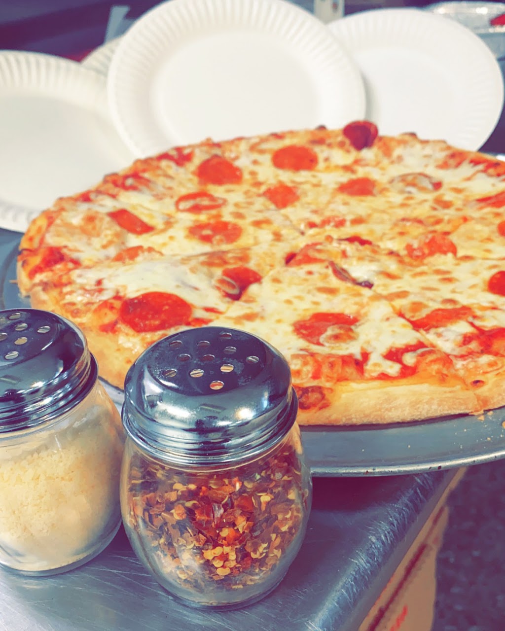 Guss New York Pizza and Wings | 7425 W Peoria Ave #100, Peoria, AZ 85345, USA | Phone: (623) 878-3000