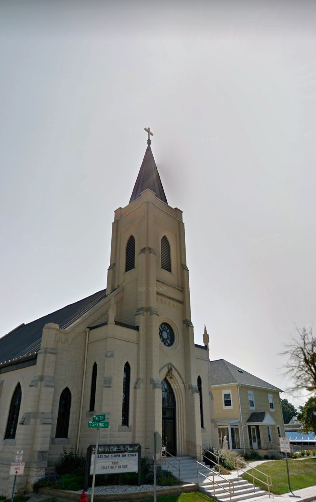St John the Evangelist Catholic Church | 209 S Spring St, Hartford City, IN 47348, USA | Phone: (765) 348-3889