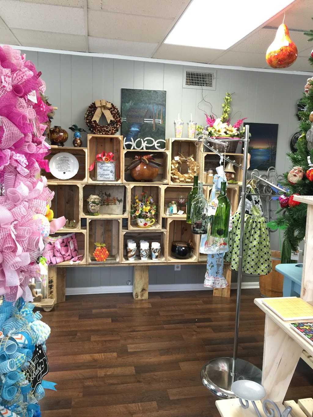 The Craft Nook and The Chat & Chew Cafe | 10301 N Main St, Archdale, NC 27263, USA | Phone: (336) 861-0141
