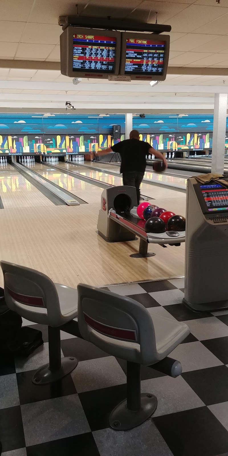 Creekside Lanes | 1450 Trade Mart Blvd, Winston-Salem, NC 27127, USA | Phone: (336) 771-9800